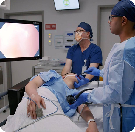 spine-surgeon-7839395_1280 2